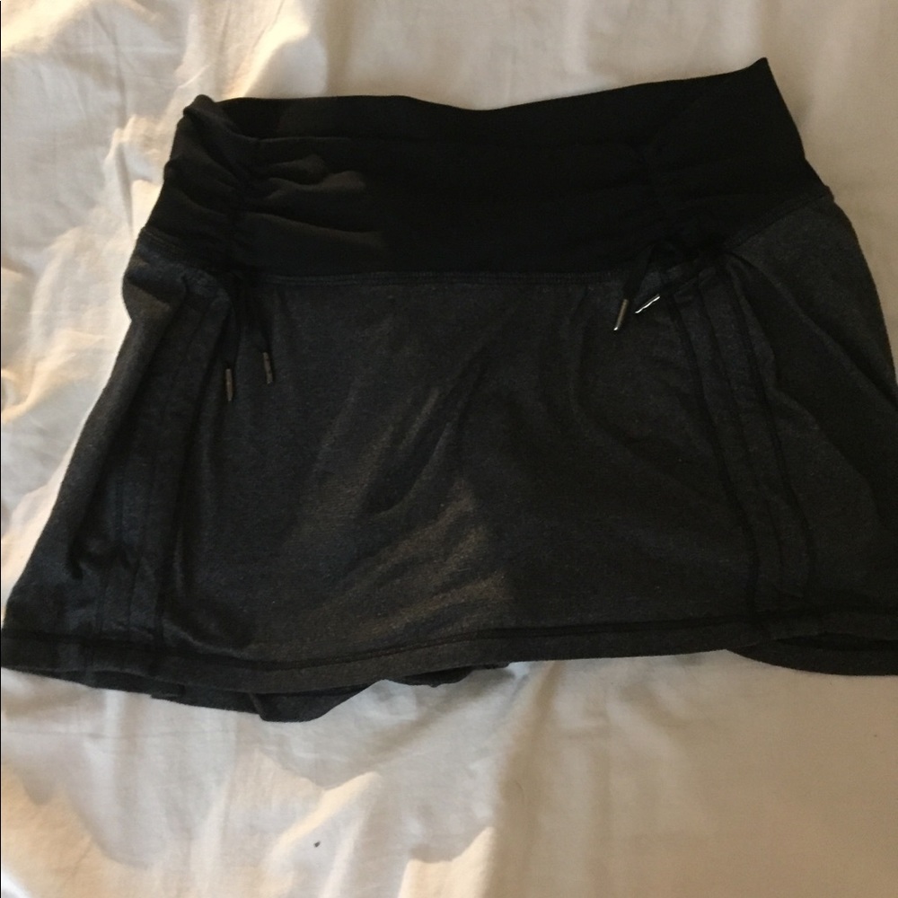 Lululemon string mini skirt. Good condition!